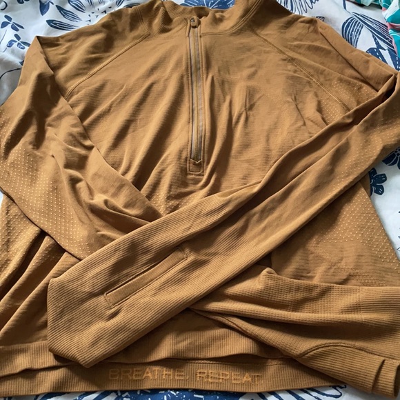 Lululemon half zip up - Picture 5 of 7